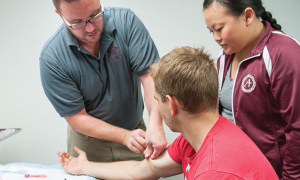 Alumni assist students on their path to physician assistant career